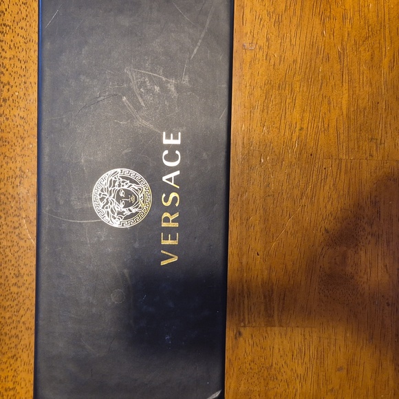 NWT VERSACE Sunglasses. - Picture 9 of 10